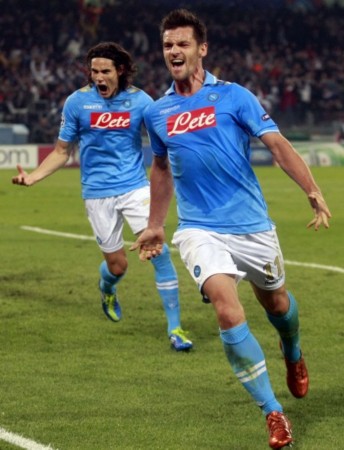 一个冠军背 一个冠军背